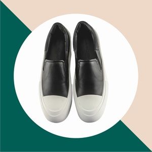 Alexander McQueen Nappa Joey Elastic Men Sneaker,
Black White, Size 40 EU (7 US)